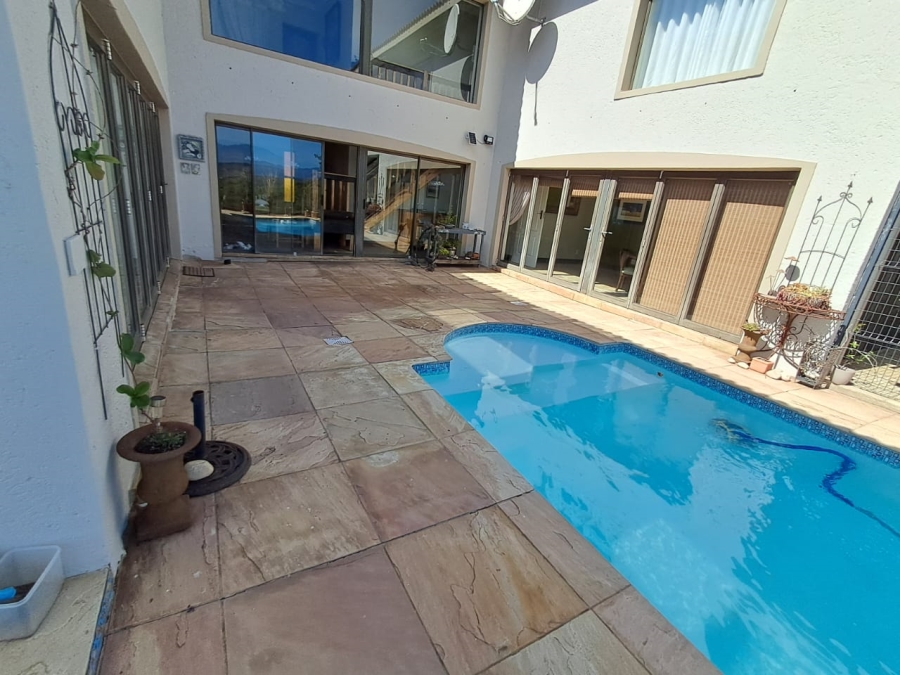 5 Bedroom Property for Sale in Avonddans Western Cape